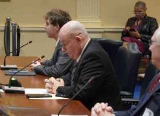 Statewide School Cell Phone Policy Bill Proposed for Maryland Schools statewide-school-cell-phone-policy-bill-proposed-for-maryland-schools