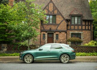 Suburban Places In New York: Discover Charming Hidden Gems Today