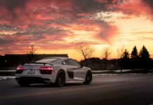 Wealthy Suburbs Of Chicago: Discover Luxurious Living And Charm